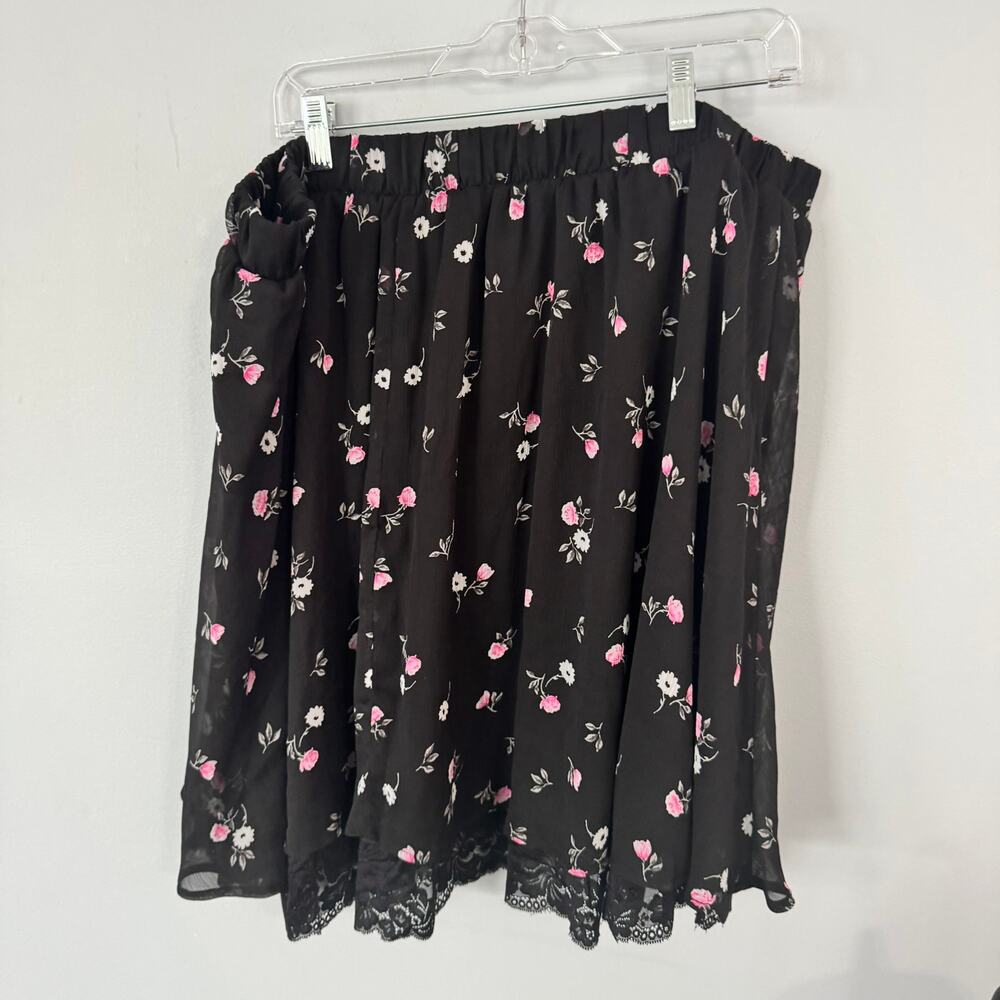 Torrid Black & Floral Lace Trim Pull On Skirt Women's Plus Size 3X Lined Elastic - Picture 5 of 7
